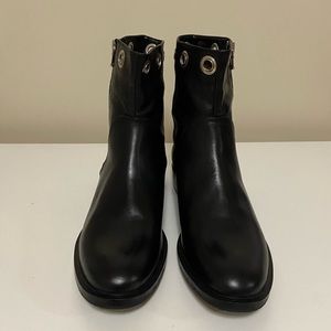 Denouee Black/Silver Ankle boots
